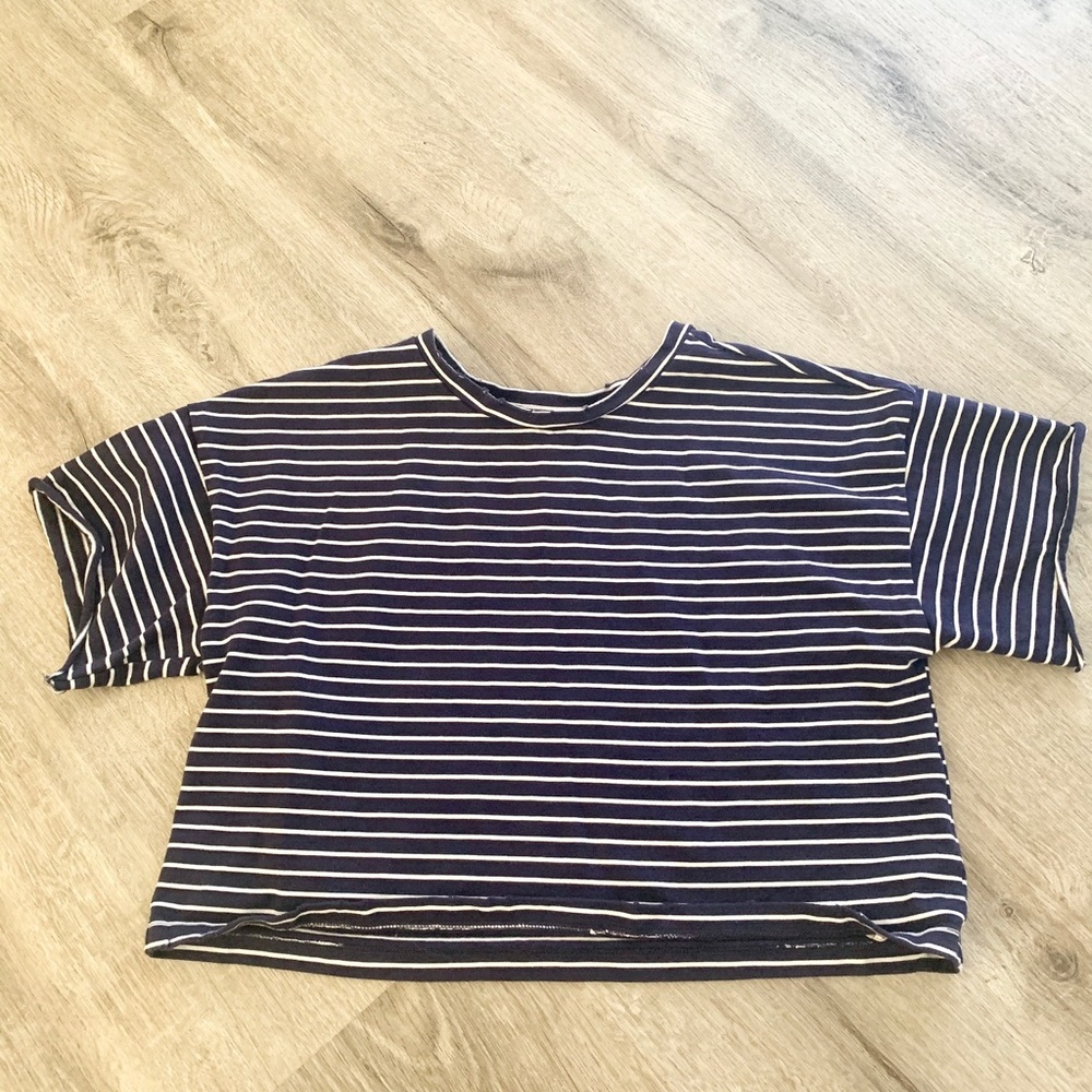 Forever 21 navy stripe crop top size M